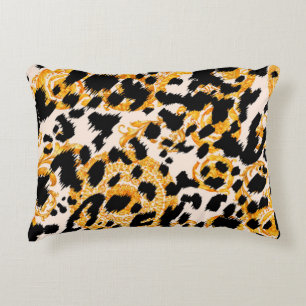 Cojín Decorativo Textura leopardo con estampado barroco dorado