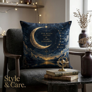 Cojín Decorativo The Moon Guides   Arte Celestial de Luna y Estrell