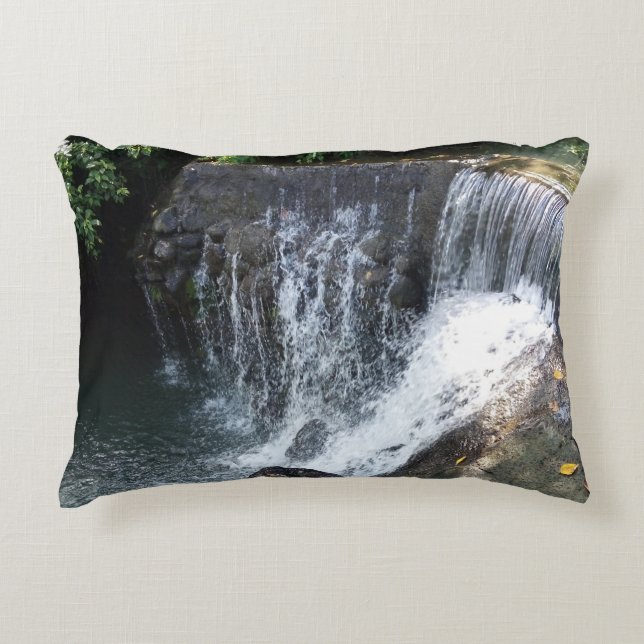 Cojín Decorativo The River Falls Pillow (Anverso)