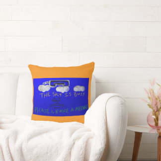 Cojín Decorativo The Sky Is Busy... Throw Pillow