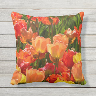 Cojín Decorativo throwpillow al aire libre de los tulipanes
