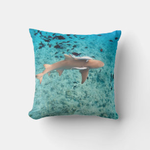 Cojín Decorativo Tiburón con crías de tiburón