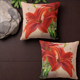 Cojín Decorativo Tiger Lily Close Up Photograph