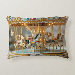 Cojín Decorativo tiovivo dorado brillante