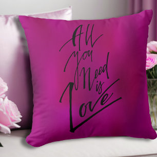 Cojín Decorativo "Todo Lo Que Necesitas Es Amor" Rosa Romántico