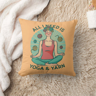 Cojín Decorativo Todo lo que necesito es yoga y frases de yarne