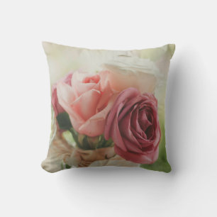 Cojín Decorativo Tonos de Rosas Rosadas y Blancas