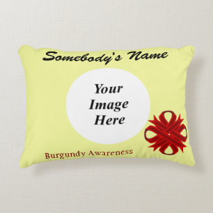 Cojín Decorativo Torneo de Clover Ribbon por Kenneth Yoncich