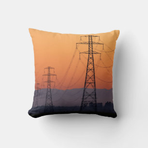 Cojín Decorativo Torres de Energía al Atardecer