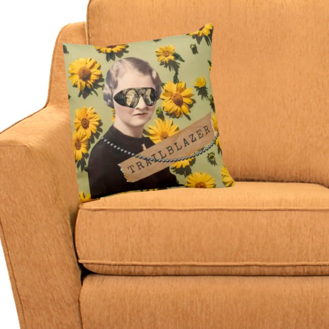 Cojín Decorativo Trailblazer Daisies Kitsch (Subido por el creador)
