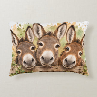 Cojín Decorativo Tres burros traviesos: un encantador corral