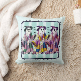 Cojín Decorativo Tres fantasmas bailando en Gorras de brujas