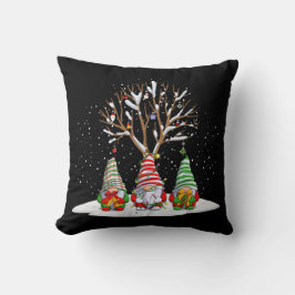 Cojín Decorativo Tres gnomos nórdicos y su árbol de Navidad