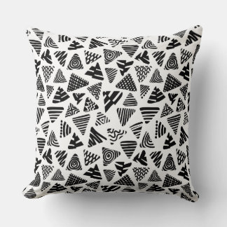 Cojín Decorativo Triángulos 240121 - Blanco y negro