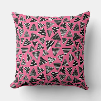 Cojín Decorativo Triángulos 240121 - Blanco y negro en rosa profund