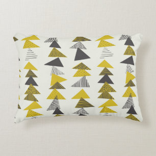 Cojín Decorativo Triángulos Retro: Patrón Variado Sin Marea.