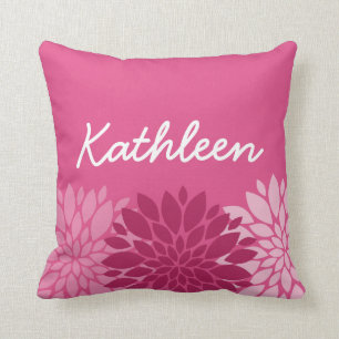 Cojín Decorativo Trío floral rosado de bonito con nombre