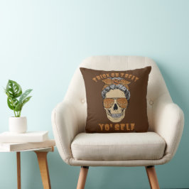 Cojín Decorativo TRUCO O TRATA EL CÁLCULO DE mamá de Halloween.