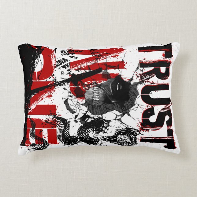 Cojín Decorativo Trust No One (Anverso)