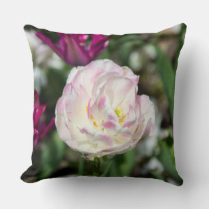 Cojín Decorativo Tulipanes rosa brillante en un día soleado