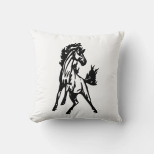Cojín Decorativo Un caballo saltando con brío en la naturaleza