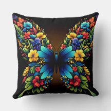 Un colorido mariposa con alas florales