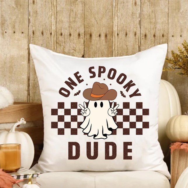 Cojín Decorativo Un espeluznante vaquero bebé occidental cumpleaños (One Spooky Dude Western Baby Cowboy Birthday Throw Pillow)