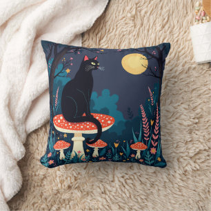 Cojín Decorativo Un Gato Negro Familiar y Hongos de Halloween 4