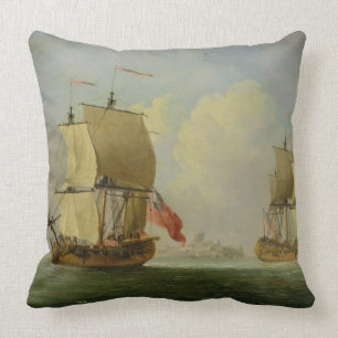 Cojín Decorativo Un Sloop inglés y una fragata en una brisa ligera