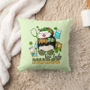 Cojín Decorativo Una enfermera afortunada St. Patrick's