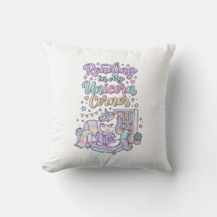 Cojín Decorativo Unicornio leyendo en mi rincón de unicornio camise