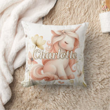 Unicornio silvestre de pastel caprichoso