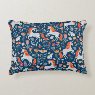 Cojín Decorativo Unicornios, conejos, pájaros, flores en un fondo 