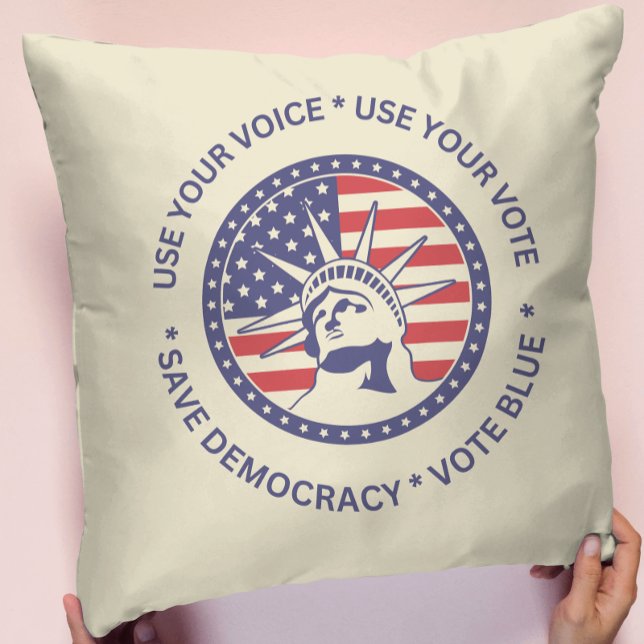 Cojín Decorativo Usa tu distintivo de libertad patriótica (Subido por el creador)