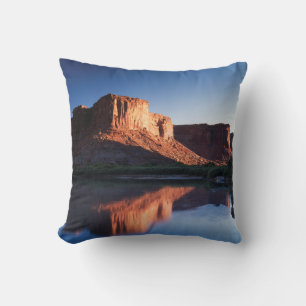 Cojín Decorativo Utah, una mesa reflejada en el río Colorado 1