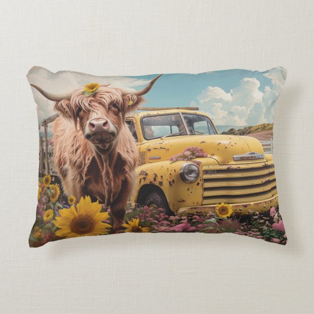 Cojín Decorativo Vaca de las Tierras Altas Camión Amarillo Antiguo  (Anverso)