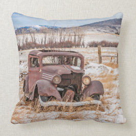 Cojín Decorativo Vehículo viejo y vacilado, invierno, rural, montañ