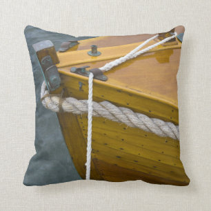 Cojín Decorativo Velero de madera en agua