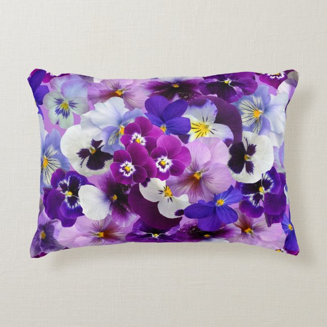 Cojín Decorativo Velvet Pansy Purple Garden Patrón Floral (Anverso)