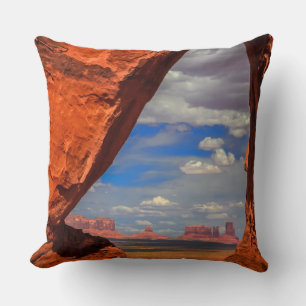 Cojín Decorativo Ventana de roca al Monumento Valley, AZ