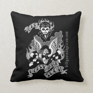 Cojín Decorativo Viejo, ruidoso y lento (b y w)