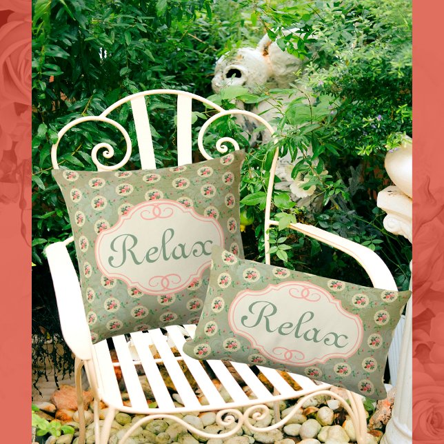 Cojín Decorativo Viñeta Rosa personalizado Doily Green Damask (Time to relax! Or personalize with another message or a name.)