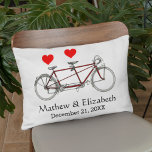 Cojín Decorativo Vintage Cute Tandem Bicycle Custom Wedding<br><div class="desc">Vintage Cute Tandem Bicycle Custom Wedding Accent Pillow</div>