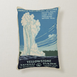 Cojín Decorativo Vintage Old Faithful en el Parque Nacional Yellows
