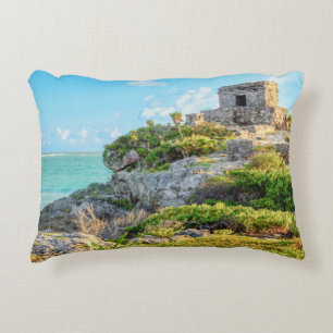Cojín Decorativo Vista de las ruinas de Tulum, dios del templo de