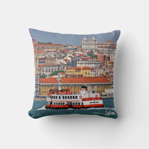 Cojín Decorativo Vista de Lisboa con el antiguo ferry en el río Taj