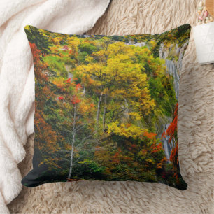 Cojín Decorativo Vista pintoresca del otoño de Hagoromo Falls Hokka