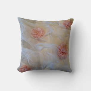 Cojín Decorativo Volantes y Rosas Rosadas