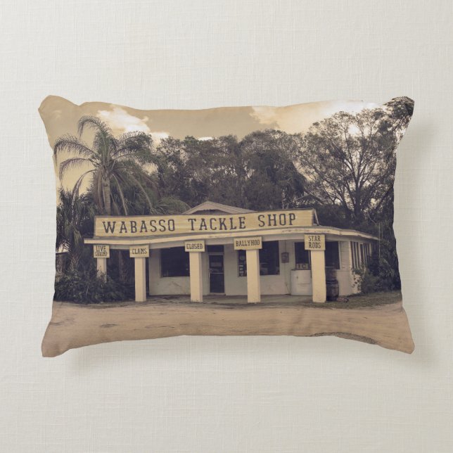 Cojín Decorativo Wabasso Tackle Shop Vintage Pillow (Anverso)