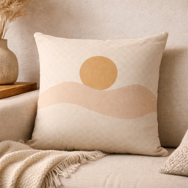 Cojín Decorativo Warm Desert Glow Throw Pillow (Beige and taupe desert sun art for a grounded neutral living room.)